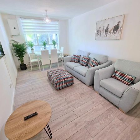 ロンドンFlat In Battersea, 5 Minutes From Clapham Junction Stationアパートメント エクステリア 写真