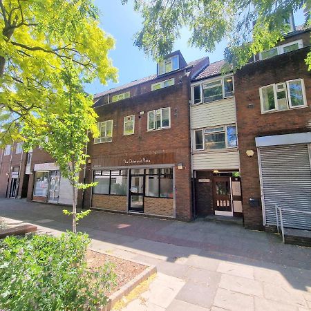 ロンドンFlat In Battersea, 5 Minutes From Clapham Junction Stationアパートメント エクステリア 写真