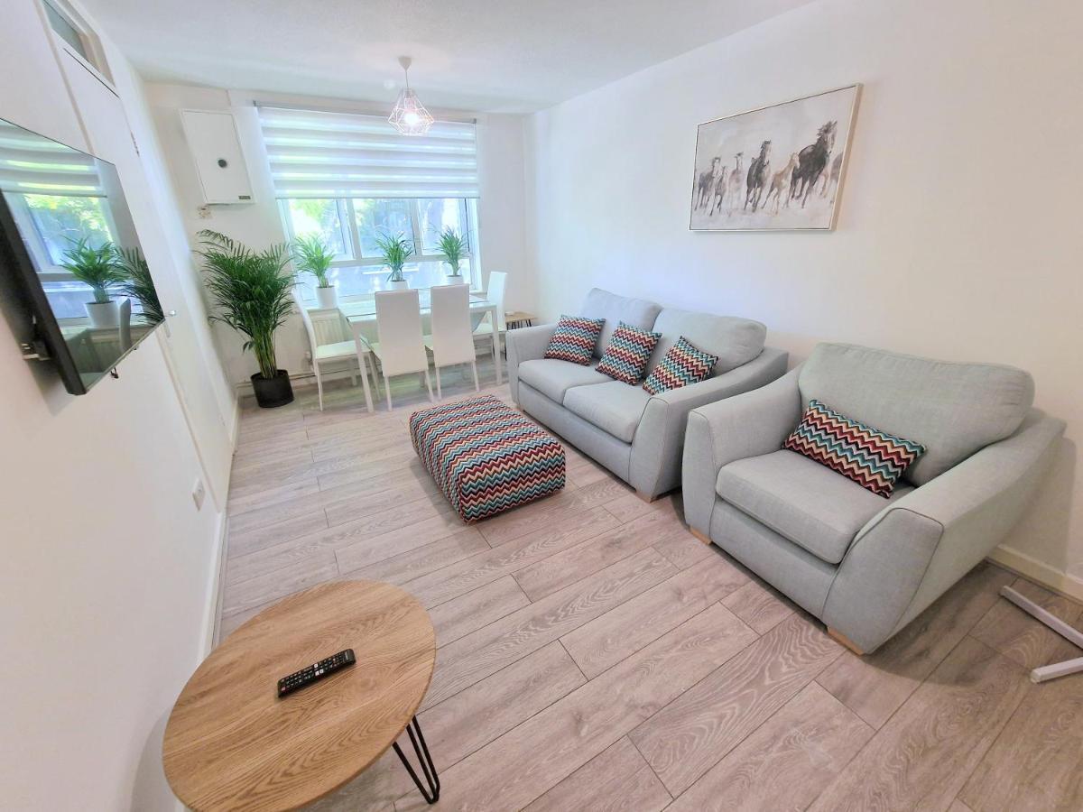ロンドンFlat In Battersea, 5 Minutes From Clapham Junction Stationアパートメント エクステリア 写真