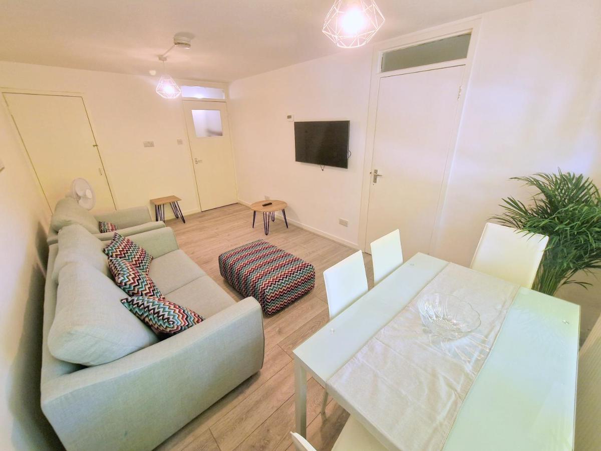 ロンドンFlat In Battersea, 5 Minutes From Clapham Junction Stationアパートメント エクステリア 写真