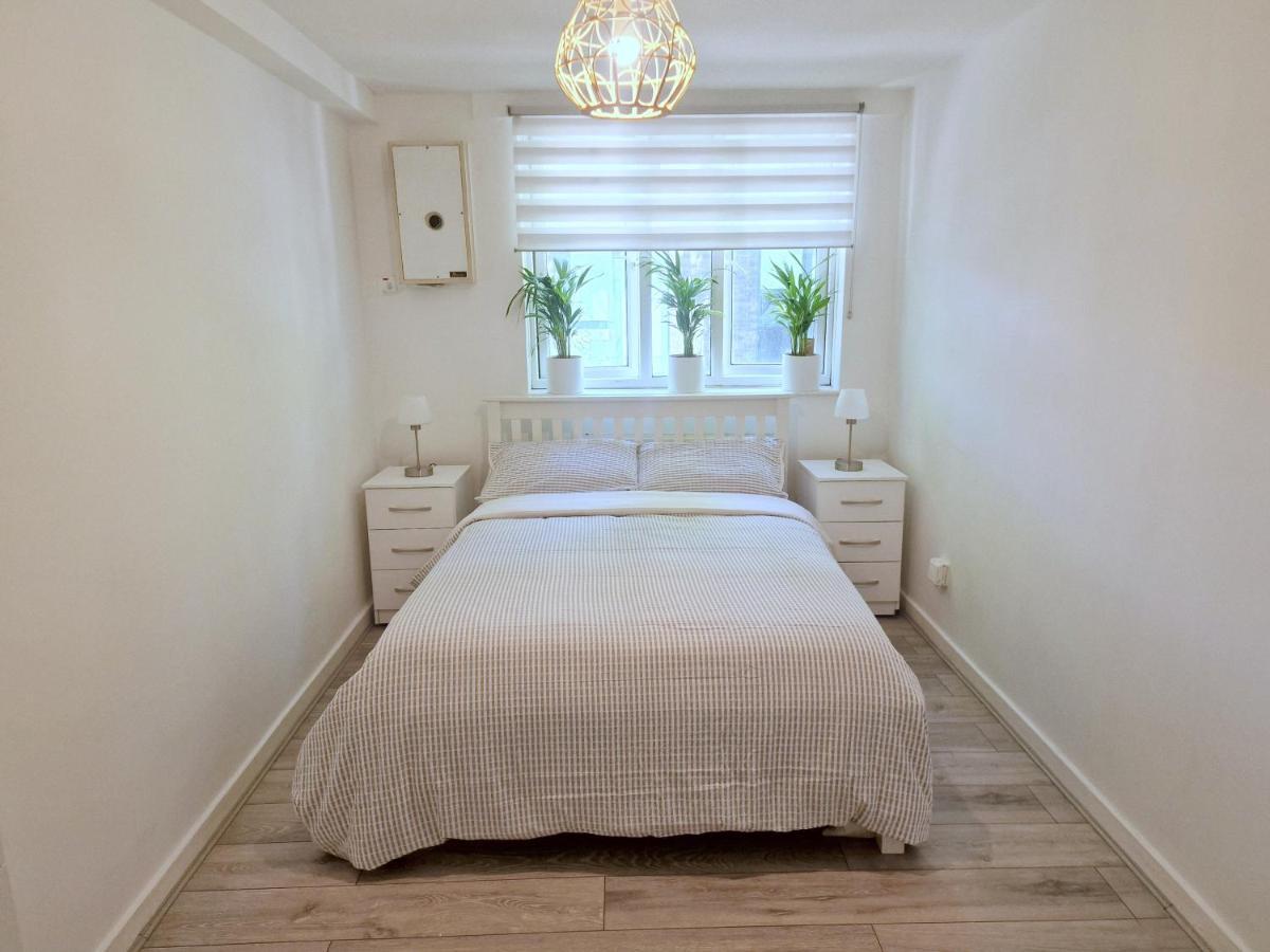 ロンドンFlat In Battersea, 5 Minutes From Clapham Junction Stationアパートメント エクステリア 写真