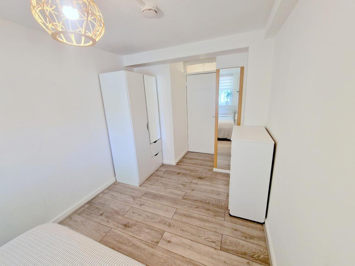 ロンドンFlat In Battersea, 5 Minutes From Clapham Junction Stationアパートメント エクステリア 写真