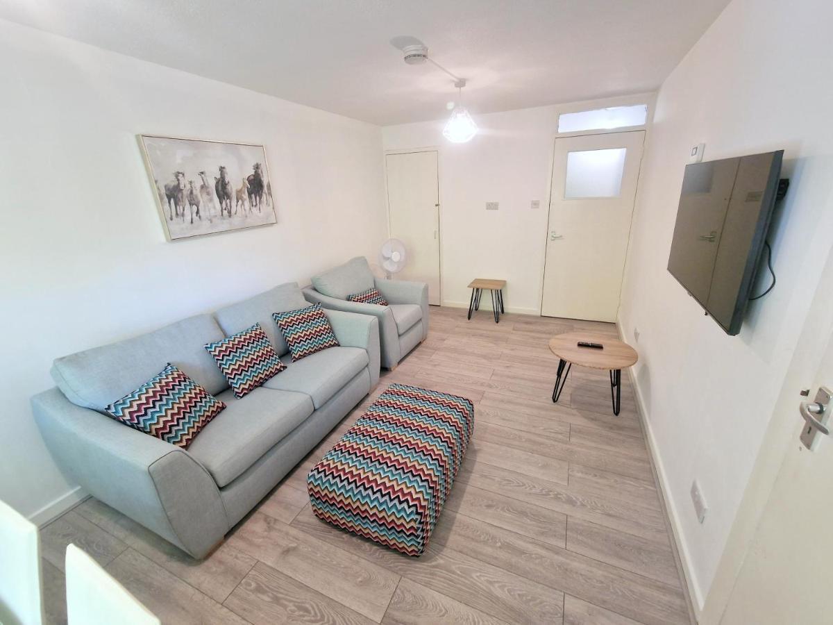 ロンドンFlat In Battersea, 5 Minutes From Clapham Junction Stationアパートメント エクステリア 写真