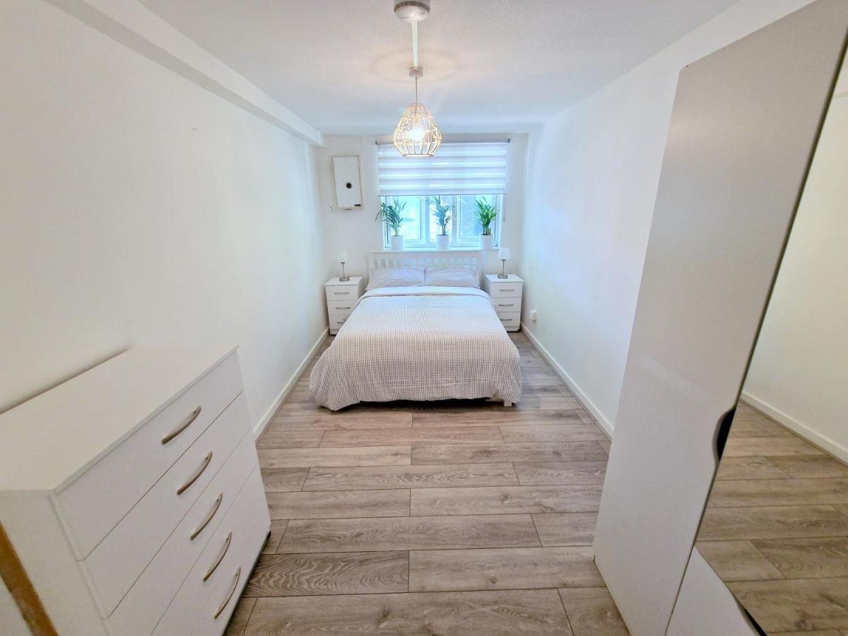 ロンドンFlat In Battersea, 5 Minutes From Clapham Junction Stationアパートメント エクステリア 写真